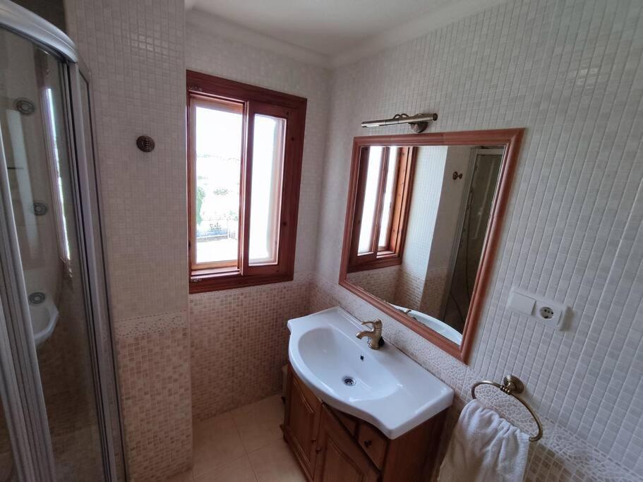 Apartamento Comodo A 300 Metros De La Playa ซานตาโปลา ภายนอก รูปภาพ